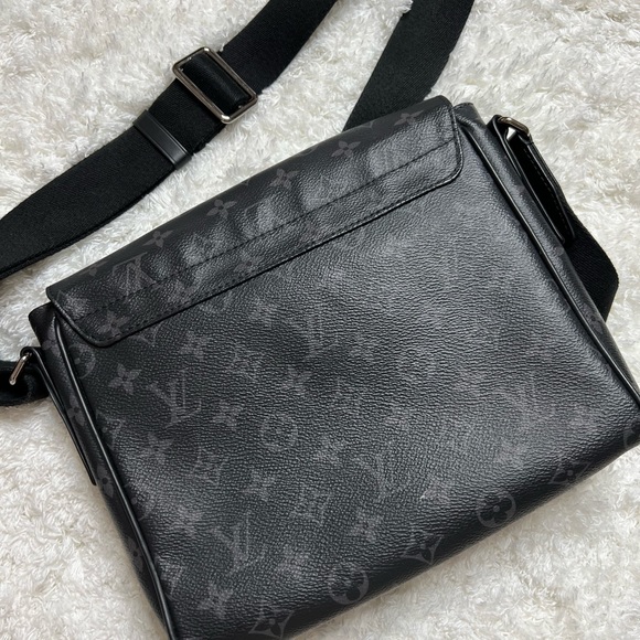 Louis Vuitton District Messenger Bag Monogram Eclipse Canvas PM black - Picture 8 of 10